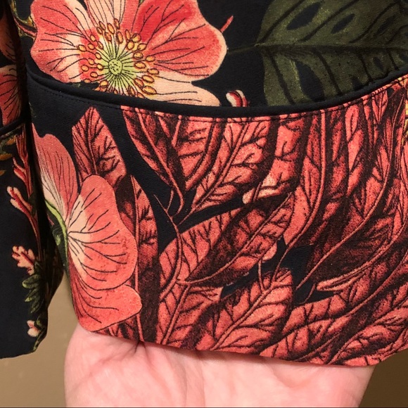 H&M—WOMEN’S TROPICAL/FLORAL PRINT—MANDARIN COLLAR, TUNIC w/ BEAUTIFUL DETAILS!! - Picture 5 of 6